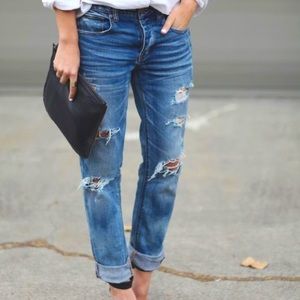 American Eagle Boy Crop Distressed Jeans
